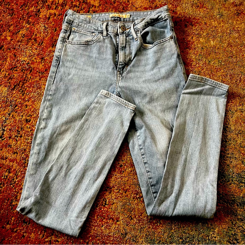 Levi 721 High Rise light wash women’s jeans